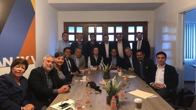 El candidato presidencial panista se reunió este lunes con esa asociación