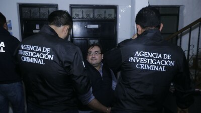 El exgobernador Javier Duarte utilizó a decenas de personas para desfalcar al erario durante su mandato