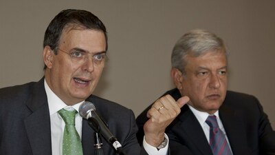 Marcelo Ebrard, entonces jefe de gobierno de la capital, y López Obrador, candidato presidencial