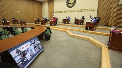 El consejero presidente del INE, Lorenzo Córdova, afirmó que cumplirán con el mandato de organizar la consulta