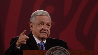 El presidente dijo que su gobierno solo opina sobre la crisis en Perú