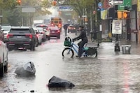 VIDEO: Lluvias récord dejan a Nueva York bajo el agua... 2 personas mueren ahogadas en sótanos