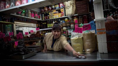 Mujeres mexicanas con negocio propio pueden aplicar a una beca