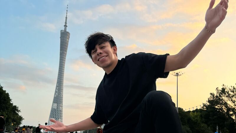 Sonrixs, famoso influencer mexicano, es sometido a cirugía de emergencia