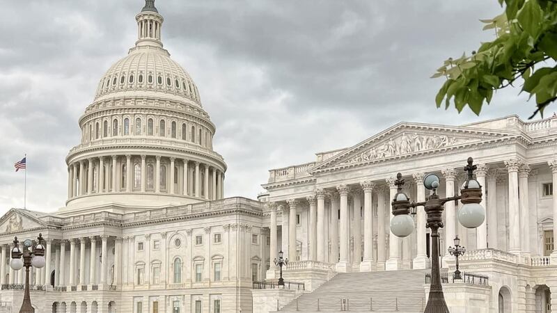 Senado de Estados Unidos da el primer paso para terminar el cierre del Gobierno