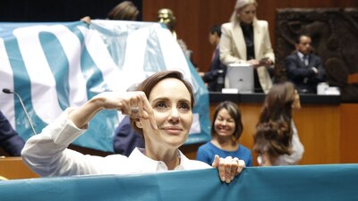 Increpó al vocero de la República y al secretario de Gobernación