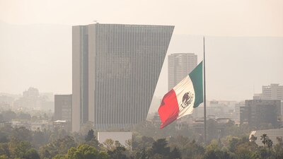 En 2020, el promedio en la CDMX fue de 18.8 microgramos por metro cúbico, es decir alrededor de tres veces más que las nuevas normas.