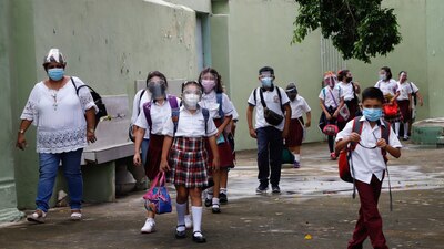 La SEP prevé que en noviembre regresen a clases presenciales