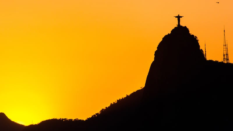 Se estrella autobús de pasajeros y deja 15 muertos en Brasil