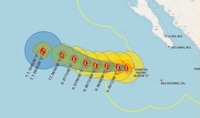 Huracán ‘Rachel’ se aleja de México como Categoria 1, pero deja lluvias y oleaje fuerte en BCS