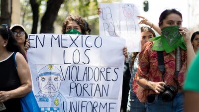 Un grupo de manifestantes protestaron por la violación de una menor en la Ciudad de México