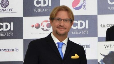 El escritor mexicano fue detenido este lunes