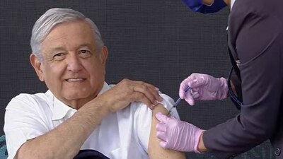 El presidente Andrés Manuel López Obrador se puso su refuerzo COVID