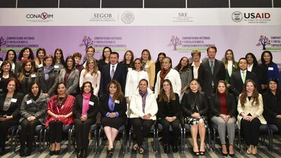 El gobierno federal reconoce y enfrenta el problema de inclusión de las mujeres en el ambito laboral a través de varios proyectos