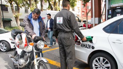 La Profeco detectó 41 gasolineras que no dan un producto completo a sus consumidores