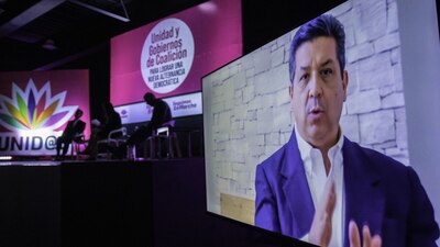 El exmandatario quería ser presidente pero se bajó de la contienda
