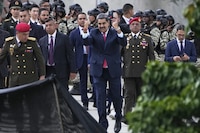 Maduro pide diálogo a EU para evitar conflictos; Trump ordena derribar aviones venezolanos