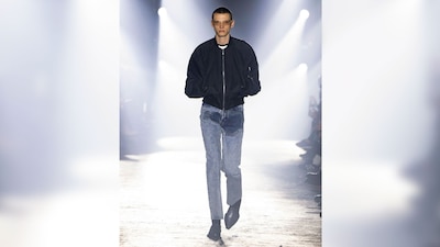 Estos jeans son de la colección de otoño-invierno 2023