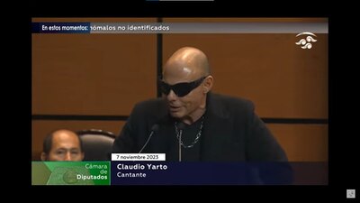 Habló un poco de sus experiencias con OVNIS y rapeó