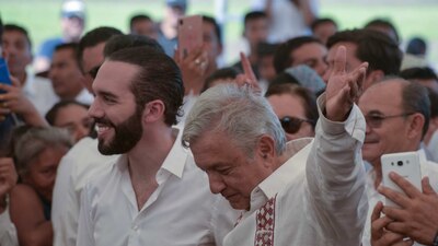 Nayib Bukele y Andrés Manuel López Obrador durante un evento en Chiapas