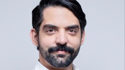 El politólogo renunció al cargo que ostentaba en el IMSS para buscar un espacio en la dirigencia de Morena