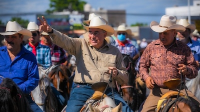 Aseguró que siempre se ha dedicado a la educación