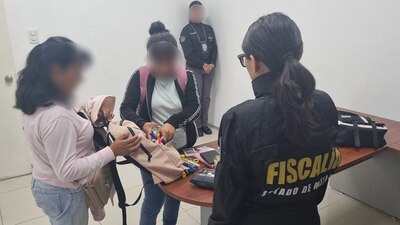 Los tres ladrones amenazaron con una pistola a estudiantes y mujeres