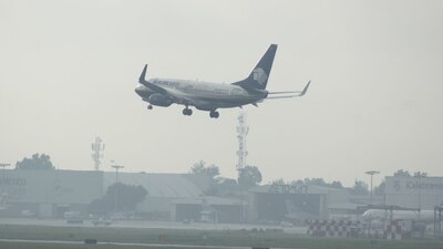 Algunas operaciones se suspendieron en los aeropuertos de Acapulco y Zihuatanejo