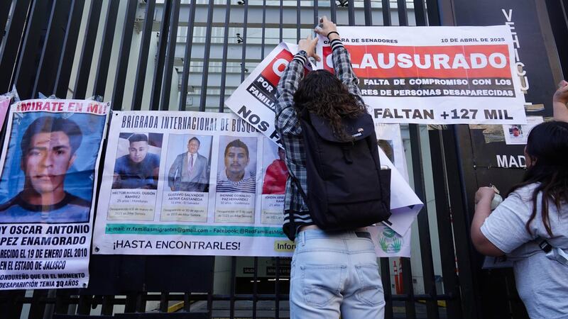 Madres buscadoras hacen clausura simbólica del Senado tras descalificaciones a la ONU