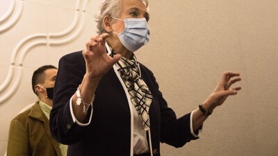 La senadora señaló que está en favor de los grupos políticos mixtos