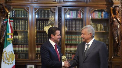 El presidente Peña Nieto y AMLO durante su primer encuentro, el pasado 3 de julio