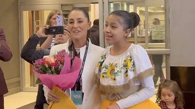 La jefa de Gobierno fue recibida con mensajes de apoyo