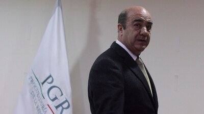 El exprocurador Jesús Murillo Karam fue trasladado para recibir atención debido a los padecimientos que presenta