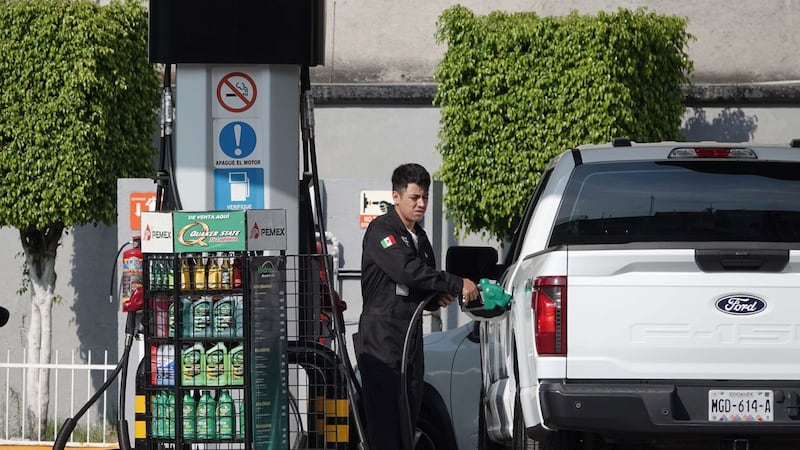 Hacienda anuncia el regreso del apoyo para la gasolina premium
