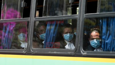 En 24 horas se registraron 296 casos más del nuevo coronavirus y se sumaron 31 muertes