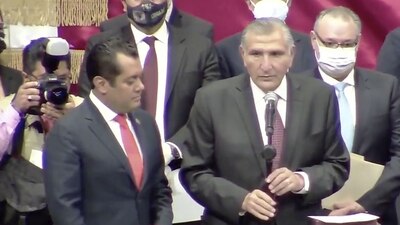 El titular de la Sego hizo entrega del documento al presidente de la Cámara de Diputados, Sergio Gutiérrez Luna