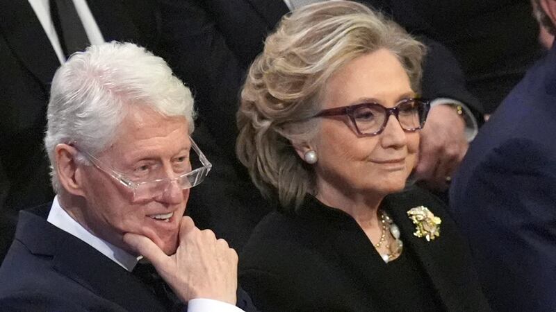 Iniciarán proceso contra Bill y Hilary Clinton para obligarlos a testificar en el caso Epstein