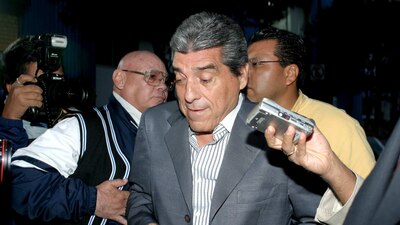 El empresario pasó de ser amigo de Fox a ser amigo de López Obrador