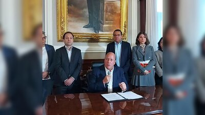 El gobernador de Jalisco presentó un conjunto de iniciativas ante el Congreso del Estado, entre ellas salir del Pacto Fiscal