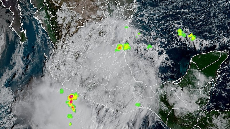 Se forma Depresión Tropical ‘Diecisiete-E’ frente a Guerrero; podría convertirse en Tormenta Raymond