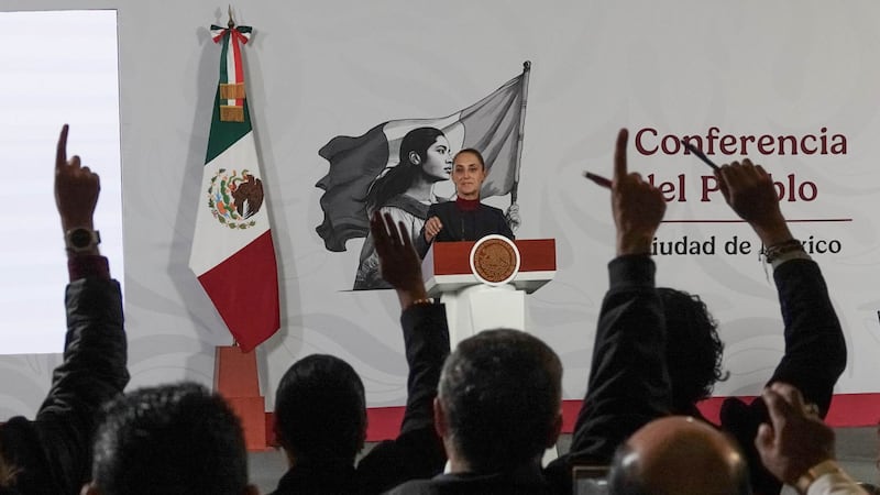 “Les dije que el segundo semestre iba a despegar”: Sheinbaum destaca fortalecimiento del peso