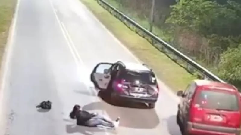 VIDEO: Mujer se lanza de un Uber en movimiento; el conductor dejó de seguir la ruta