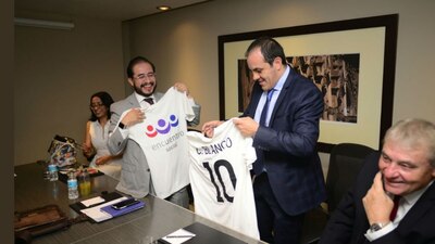 El excapitán de la Selección Mexicana de Futbol durante su presentación como integrante del PES, en marzo pasado
