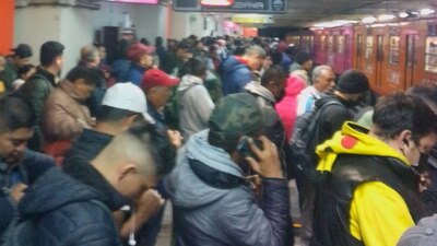 Inicia de nuevo con quejas y retrasos