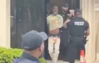 VIDEO: hombre armado irrumpe en el Instituto Cultural Mexicano en Washington D.C.