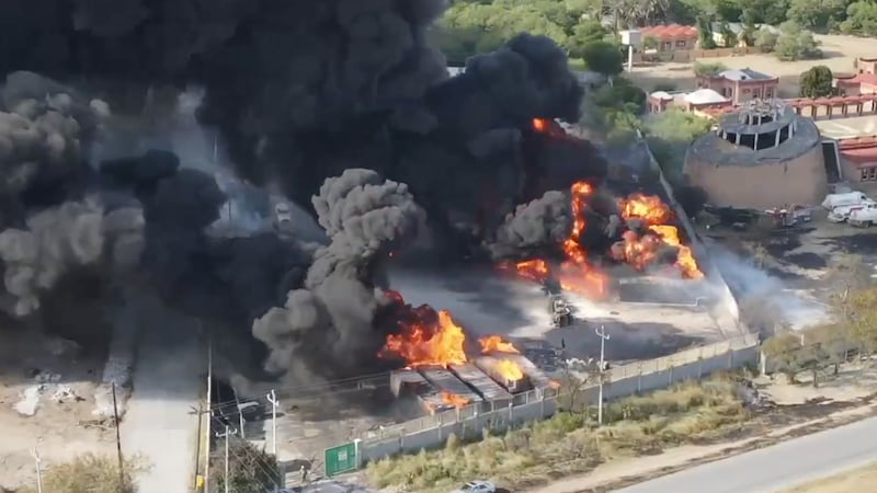 Explosión e incendio en empresa de NL deja 2 lesionados y una persona desaparecida