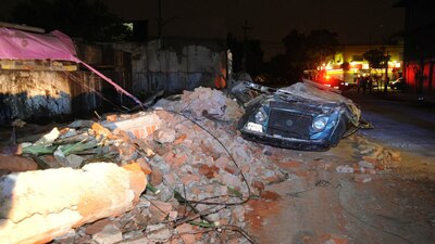 Varias estructuras y bardas colapsaron en la Ciudad de México tras el sismo de magnitud 8.2