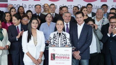 La presidenta electa celebró la llegada de los dos senadores experredistas a la 4T