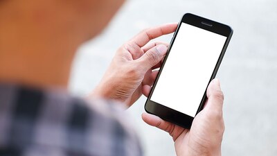 El hombre tenía contenido explícito en su móvil