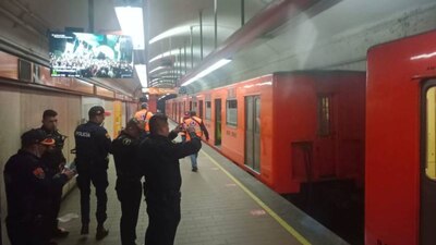 Convoy de Línea 7 del Metro se separo al llegar a la estación Polanco